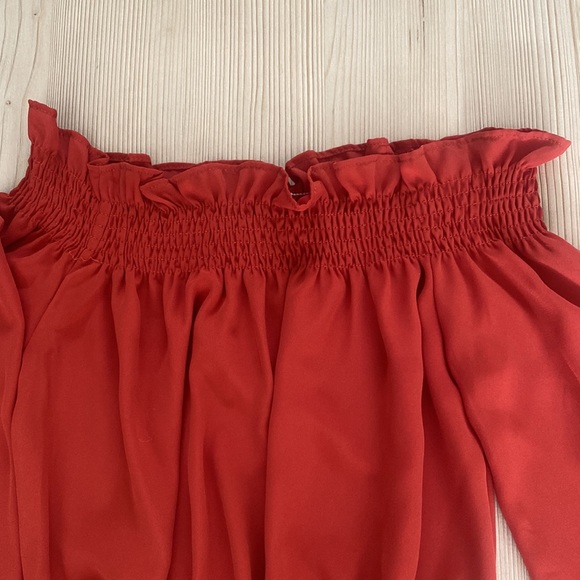 Showpo off the shoulder top in burnt orange/red colour - Picture 3 of 5